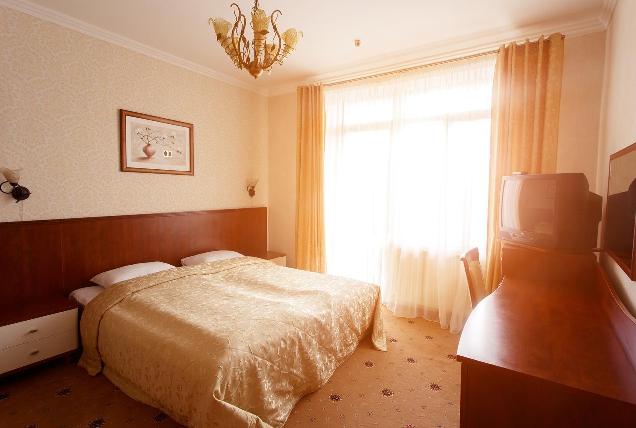 Pansionat Paradiz Hotel Polyana  Buitenkant foto