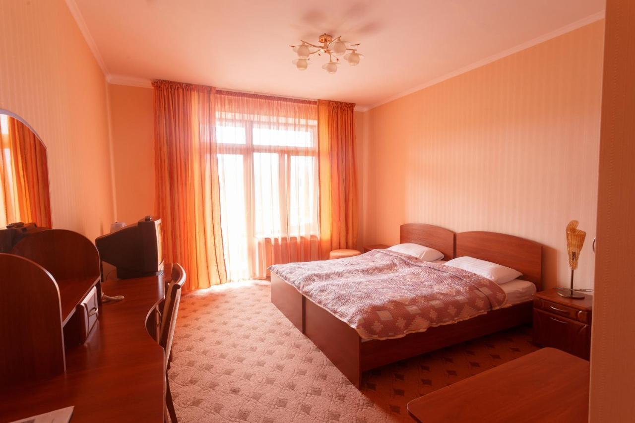 Pansionat Paradiz Hotel Polyana  Buitenkant foto