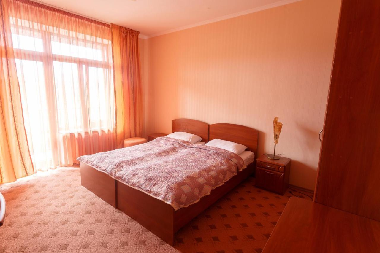 Pansionat Paradiz Hotel Polyana  Buitenkant foto
